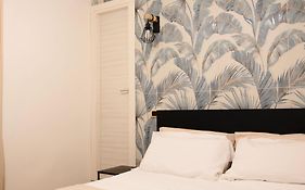 Maison Rose, Host Apartments